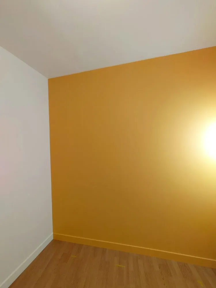 peinture jaune